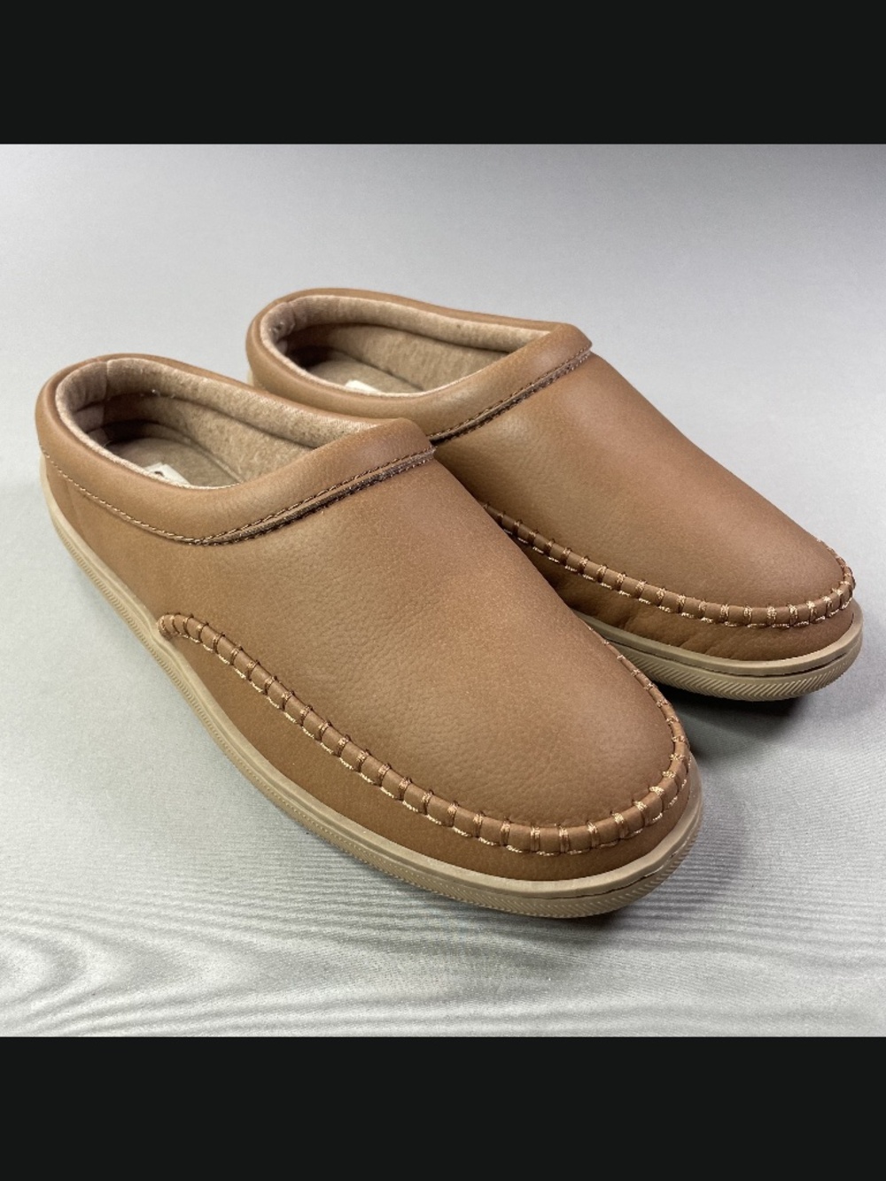 NEW My Pillow Slippers Mens 10 brown leather lounge mule loafer slip on casual